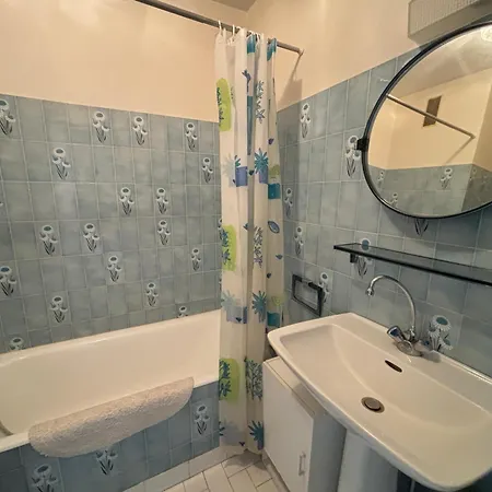 Apartament Confortable Avec Balcon Et Coin Cuisine Aux Sables-d'olonne - Fr-1-197-610